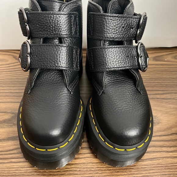 Dr. Martens Women's Devon Heart Leather Platform Boots Black Size 5 - Picture 12 of 12